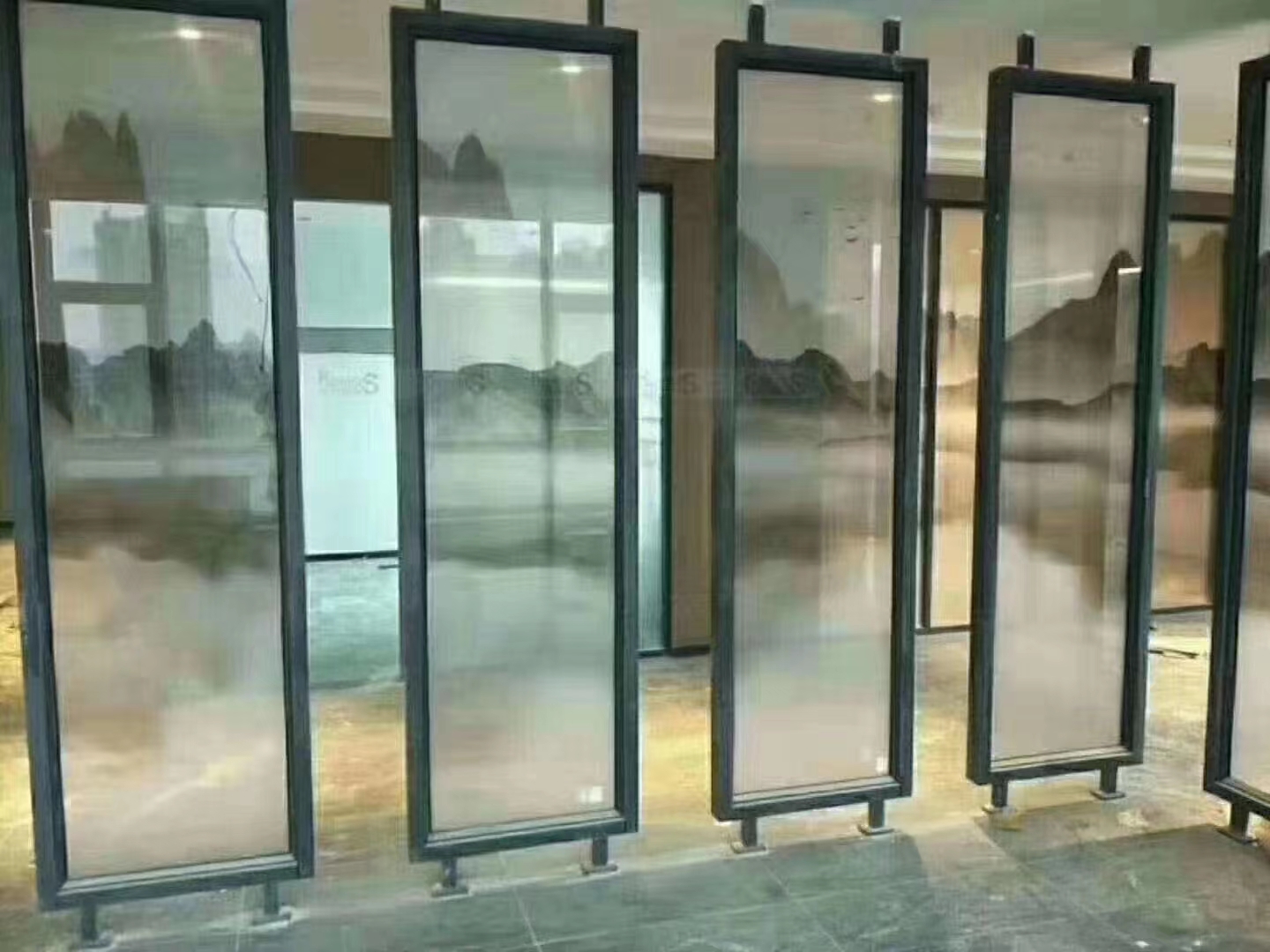探秘發光玻璃的工藝與視覺效果